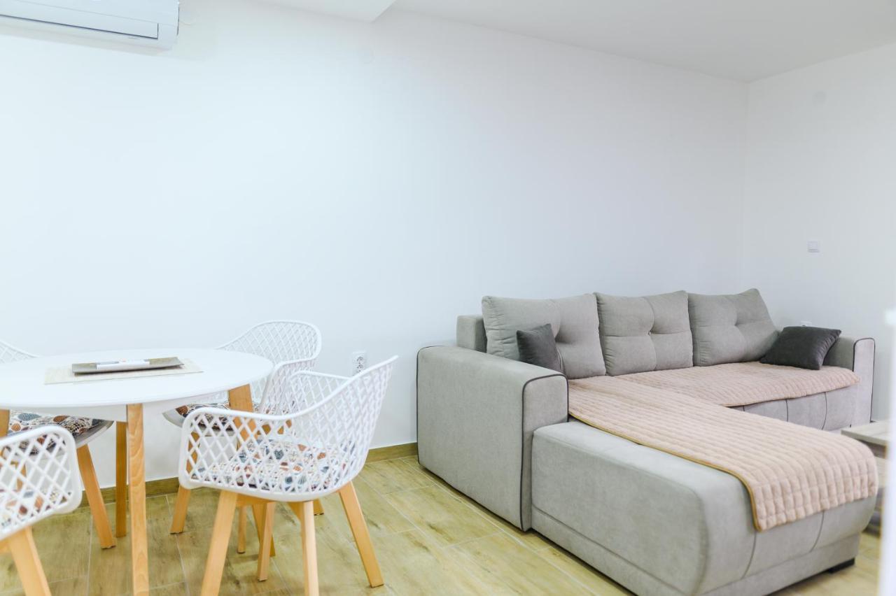 Apartman Dina Soko Banja Luaran gambar